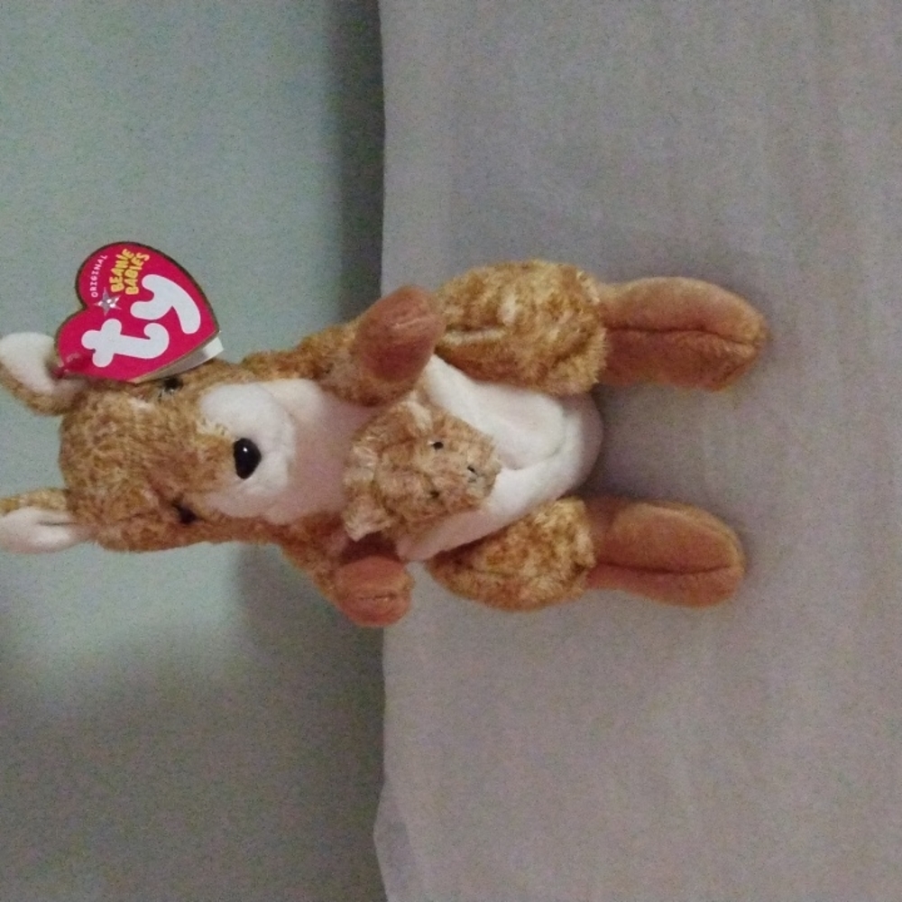 TY Beanie Babies Willoughby the Kangaroo